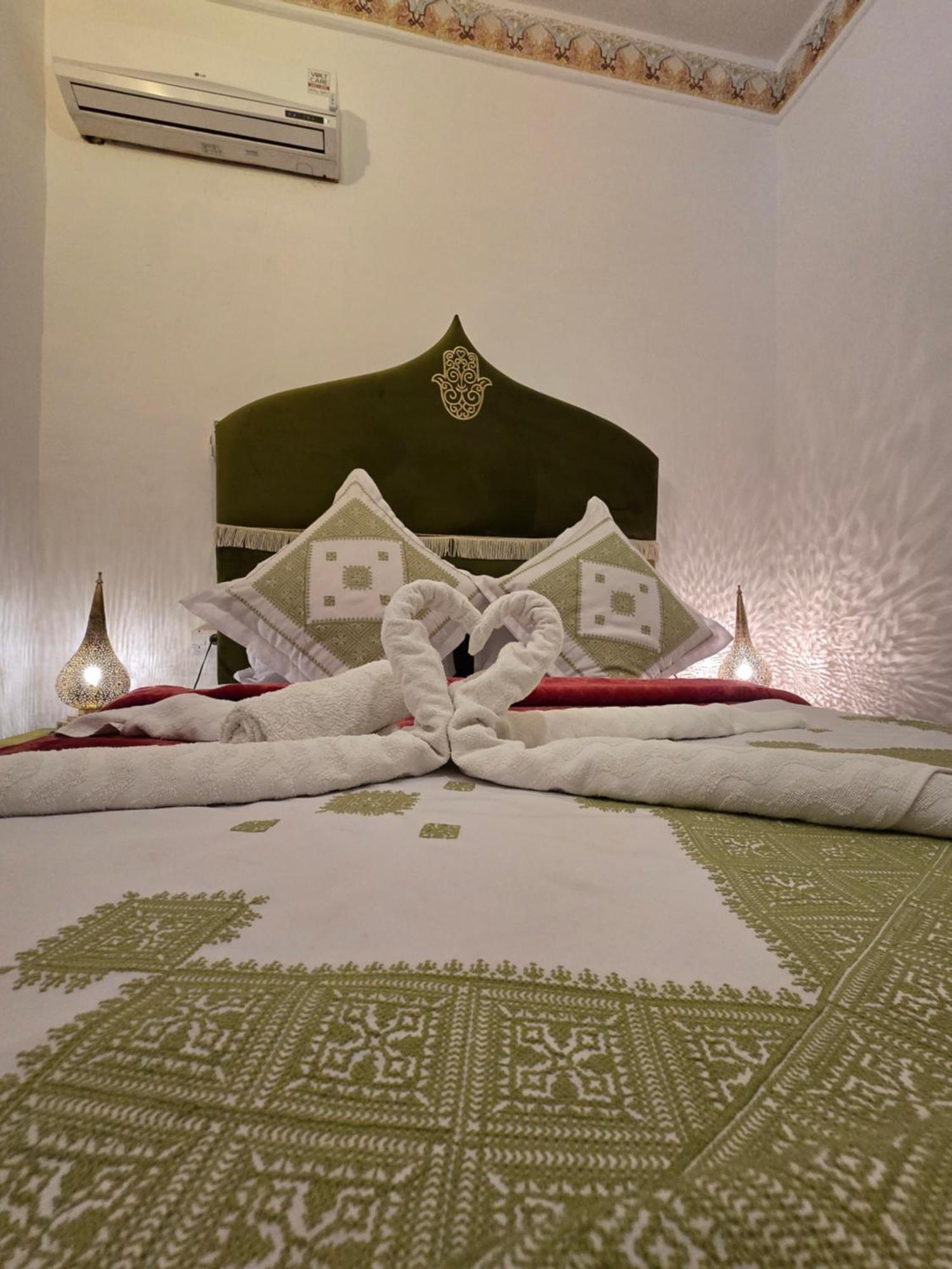 Bed and Breakfast Dar Khmissa Fès Exterior foto